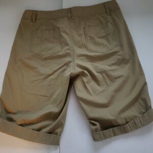 NWOT Eddie Bauer Sz 4 Shorts w/ Button Cuffs Khaki Waist 31" Inseam 11" B26